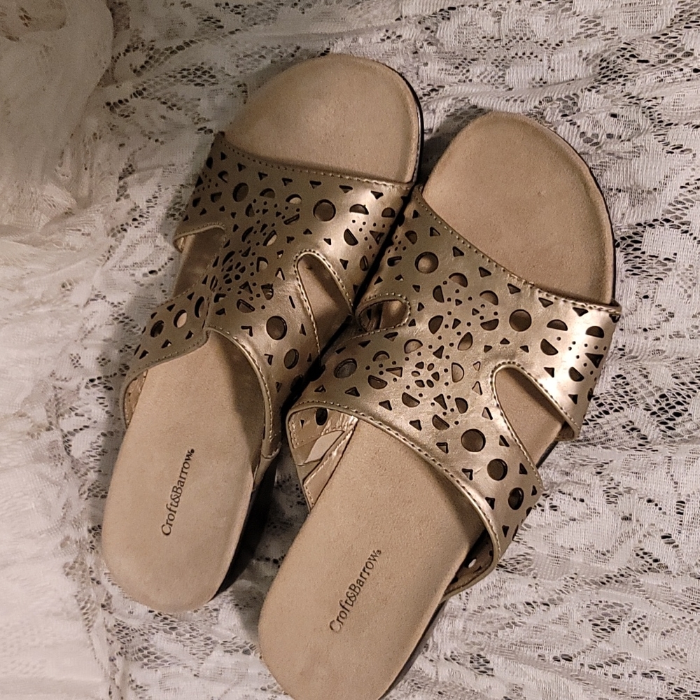 Croft&Barrow sandals, metallic brown. Women size 7.